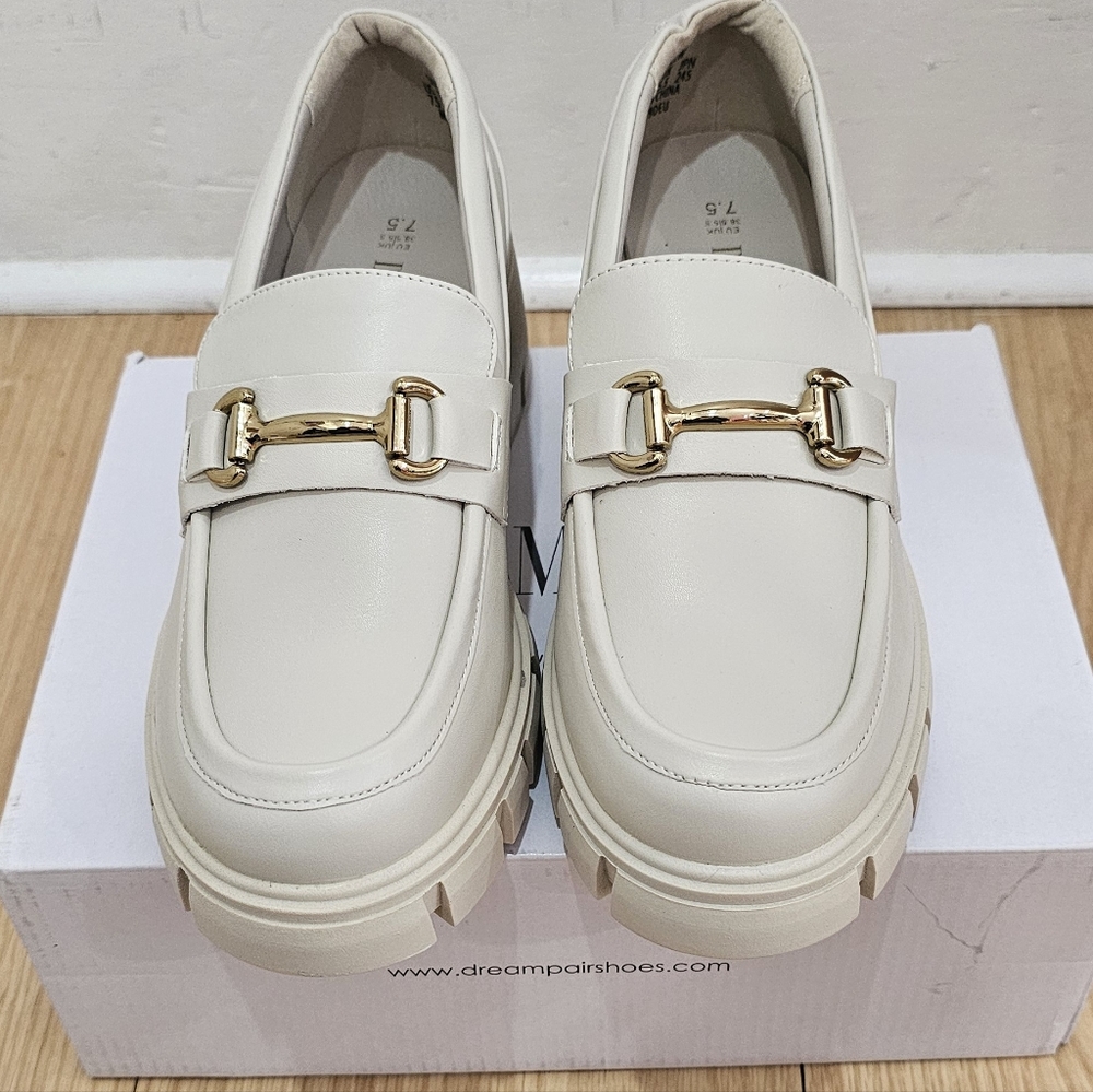 Dream Pairs Beige Loafers Shoes - Size 7.5/8 - Picture 5 of 9